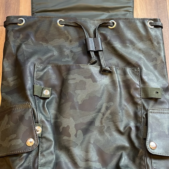 Duchamp Camo Laptop Backpack NWT - Picture 3 of 5